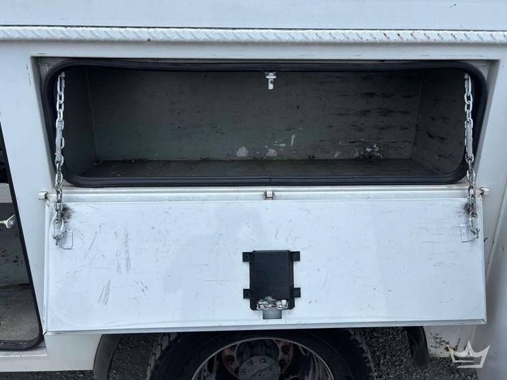 2017-ford-f550-image-23