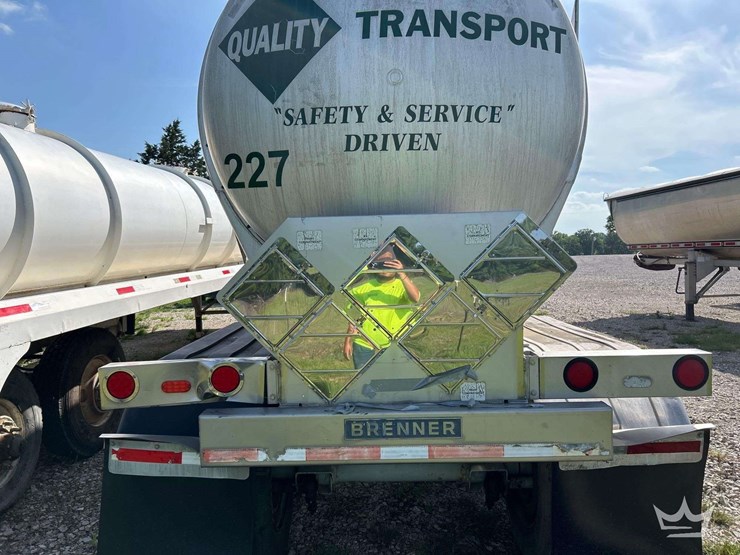 2010-brenner-aluminum-407-t/a-chemical-tanker-trailer-image-12