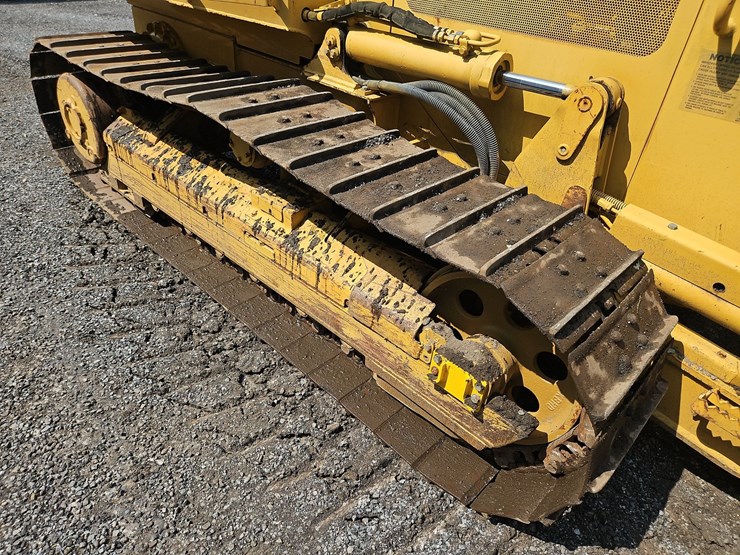 2006-caterpillar-d4g-xl-image-12