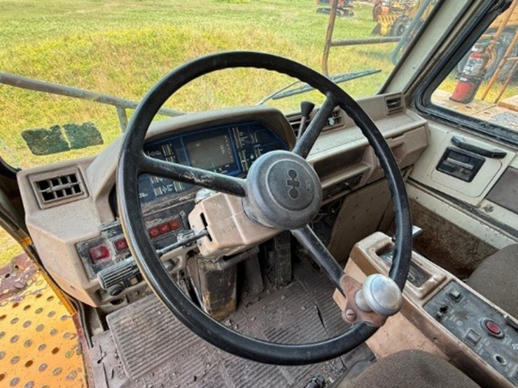 komatsu-330m-image-13