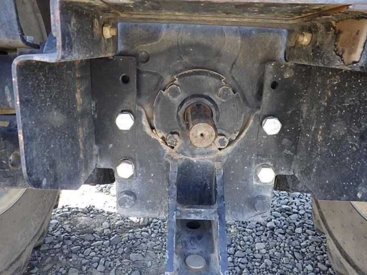 new-holland-25-image-17