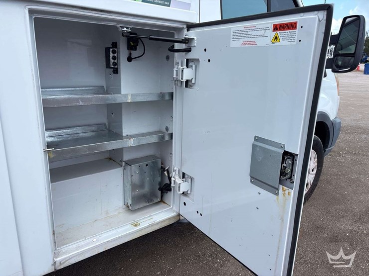 2016-ford-transit-image-27