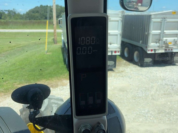 2012-john-deere-8335r-image-27