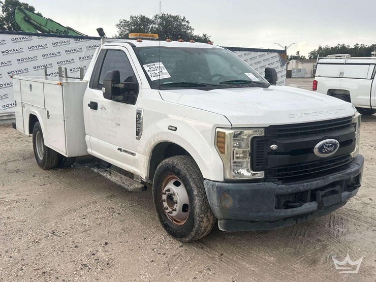 2018-ford-f350-image-2