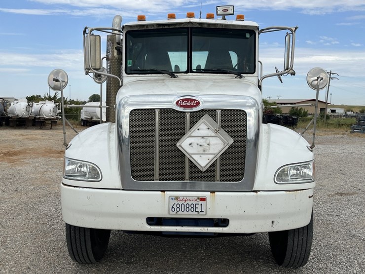 2012-peterbilt-337-image-2
