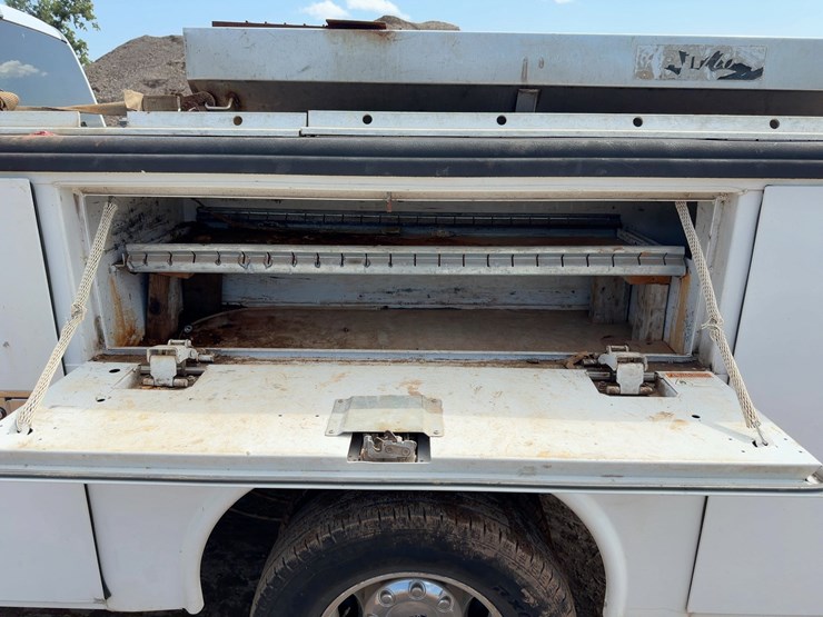 2017-ford-f350-xl-image-18
