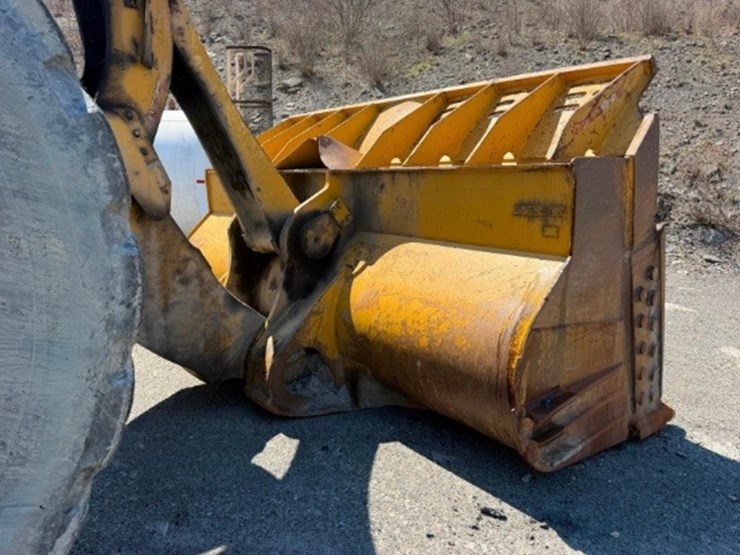 caterpillar-992g-image-11
