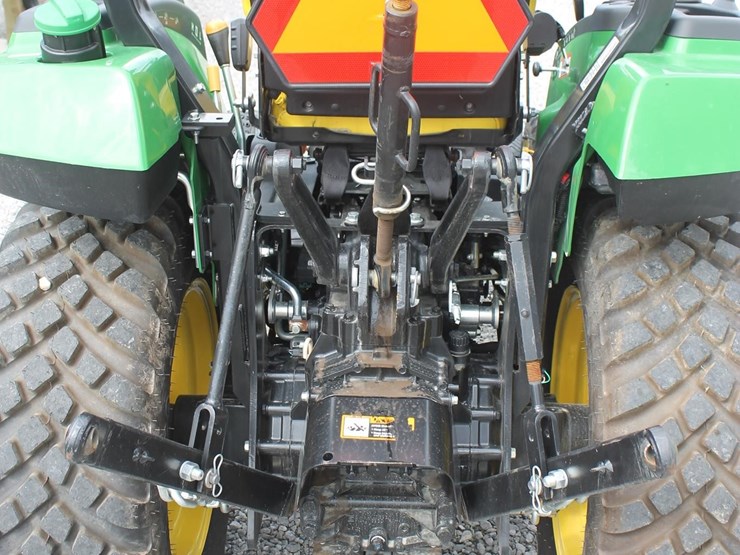 john-deere-2032r-image-5