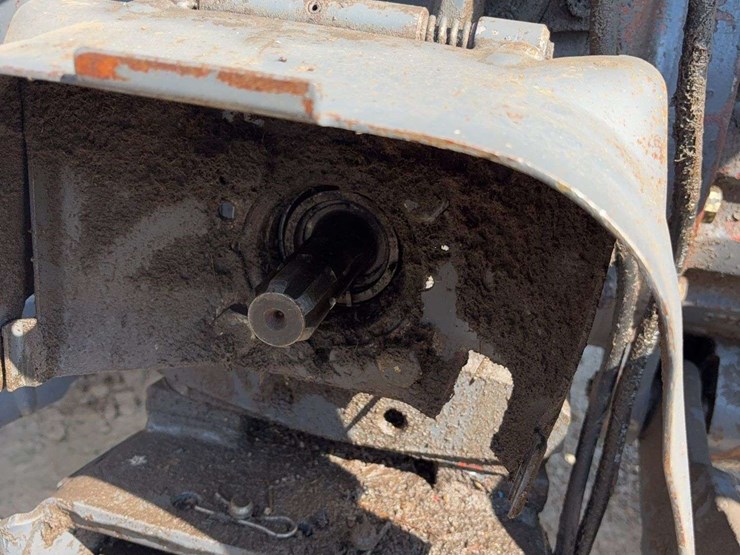 ford-7740-image-9