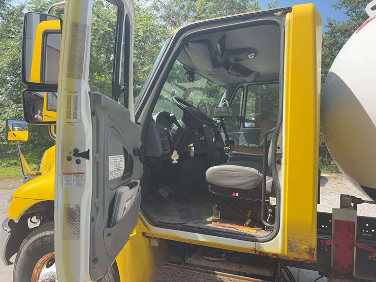 2006-international-durastar-4400-image-29