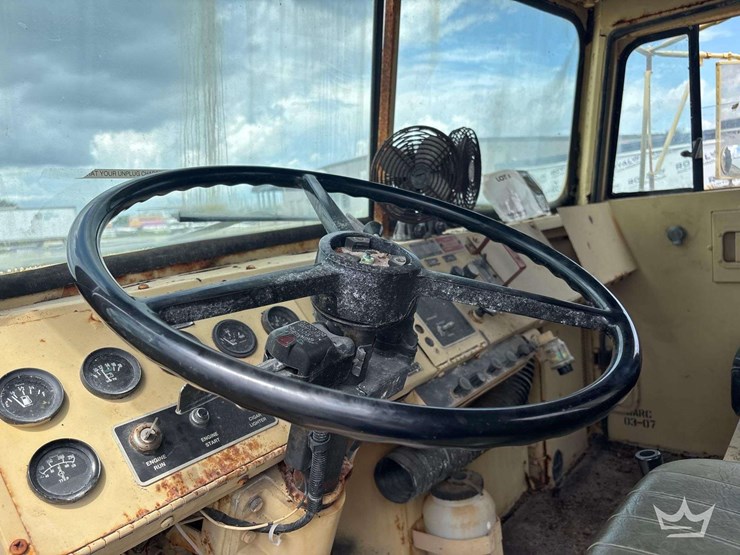 1983-am-general-m915a1-image-19