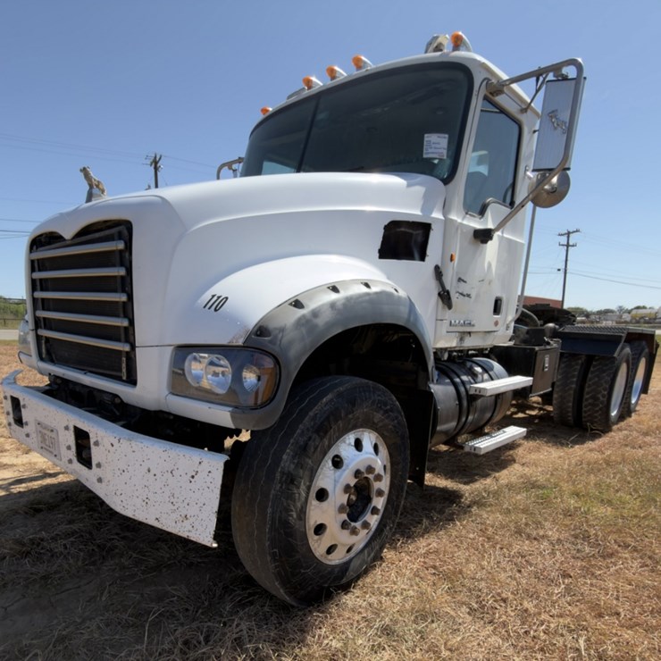 2012 MACK GRANITE GU713