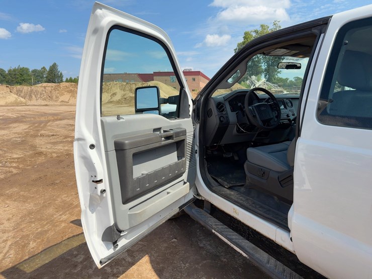 2016-ford-f350-xl-image-22