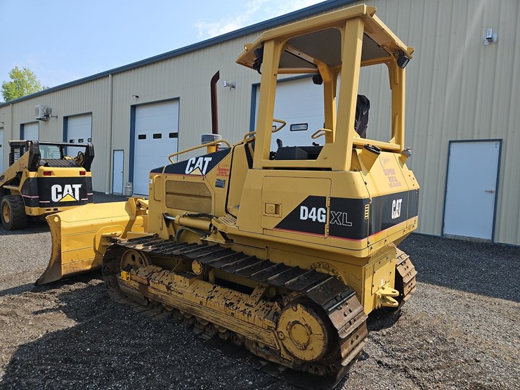 2006-caterpillar-d4g-xl-image-3