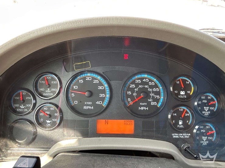 2011-international-durastar-4300-image-13