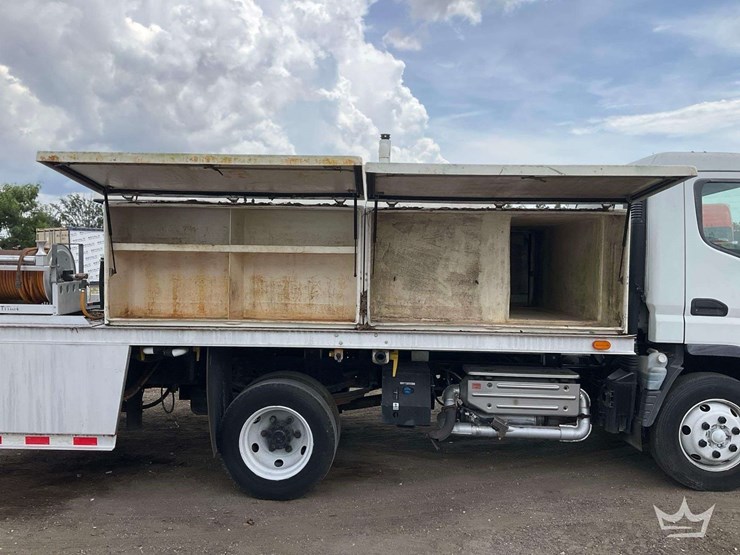 2013-mitsubishi-fuso-fec72s-image-25