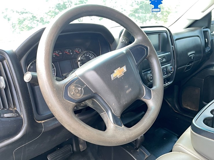 2017-chevrolet-2500hd-image-12