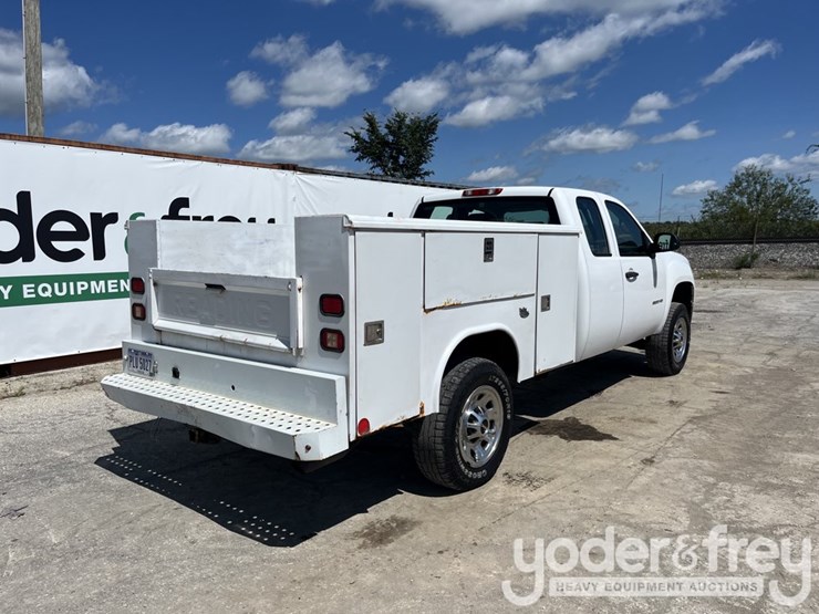 2011-gmc-sierra-2500hd-image-6