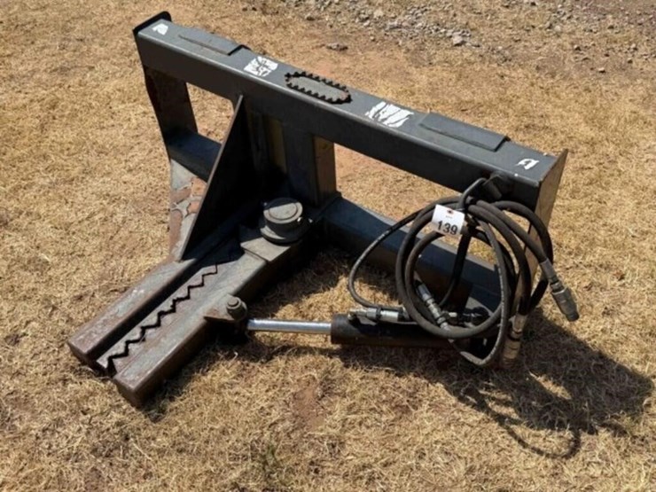 skid-steer-tree/post-puller-image-1