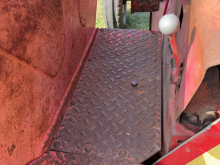 massey-ferguson-444-image-34