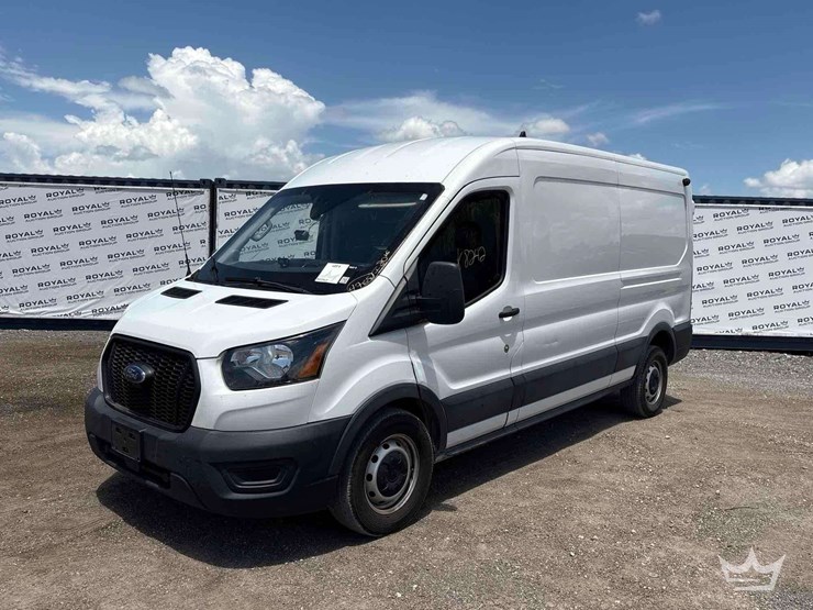 2022-ford-transit-image-1