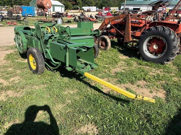 john-deere-24t-image-3