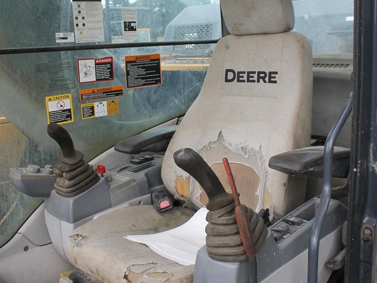 deere-300g-lc-image-22