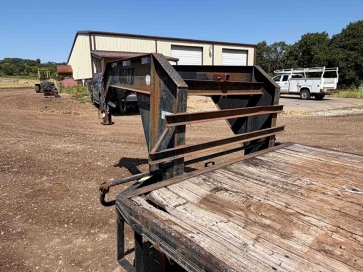 2009-elite-gooseneck-flatbed-trailer-image-22