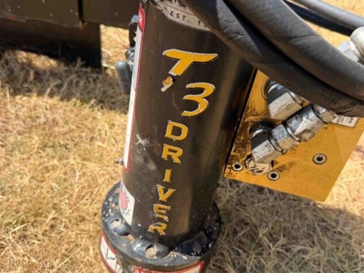 danseur-t3-skid-steer-driver-image-3