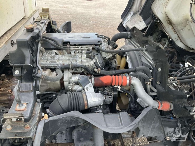 2013-mitsubishi-fuso-fec72s-image-9
