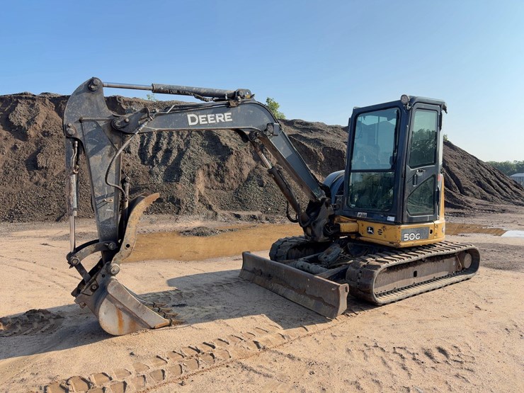 2016-deere-50g-image-1
