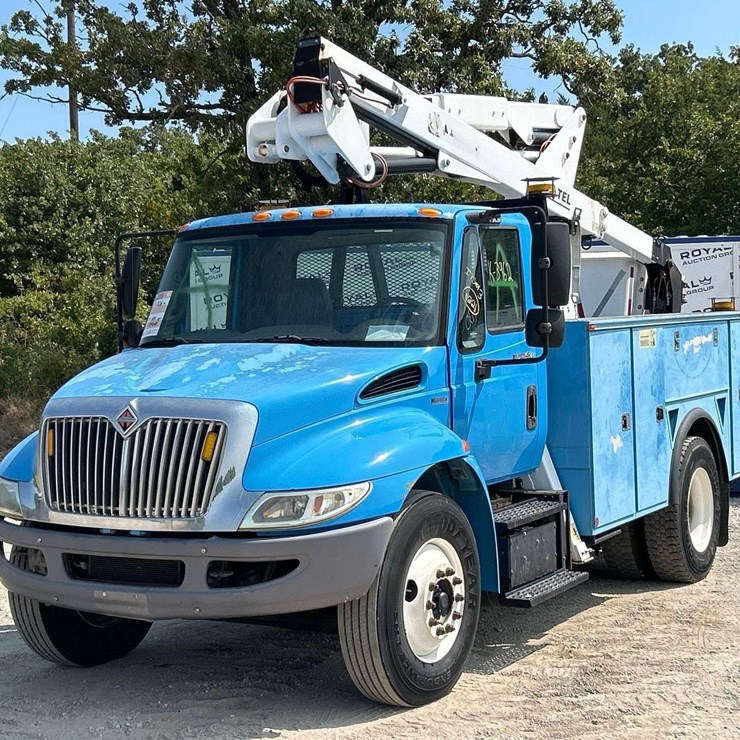 2011 INTERNATIONAL DURASTAR 4300
