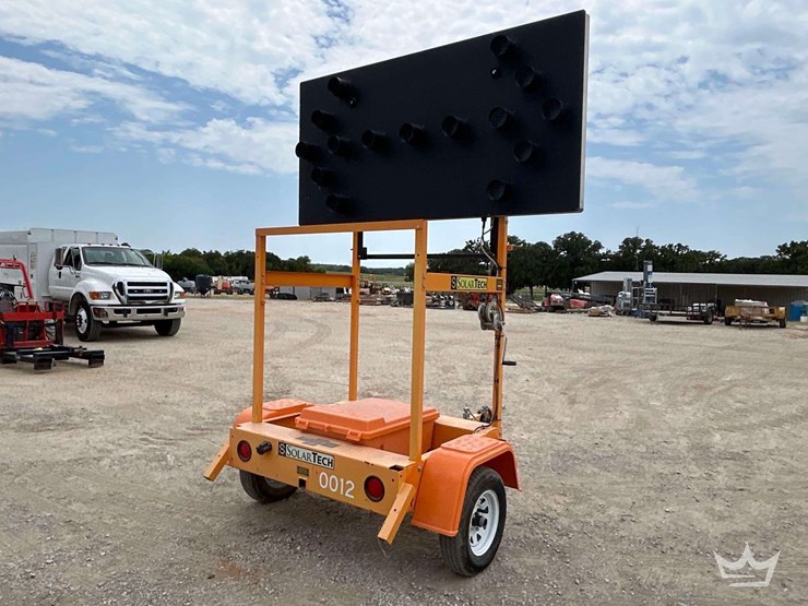 2011-solar-tech-s/a-towable-arrow-board-image-2