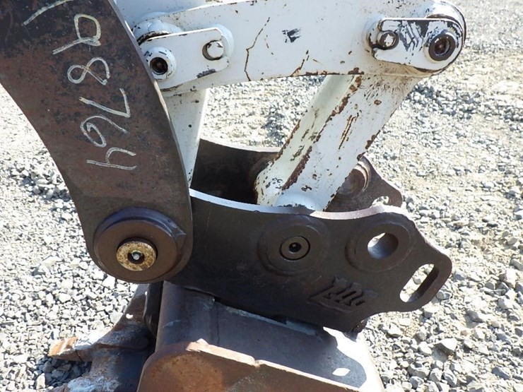 takeuchi-tb240-image-30