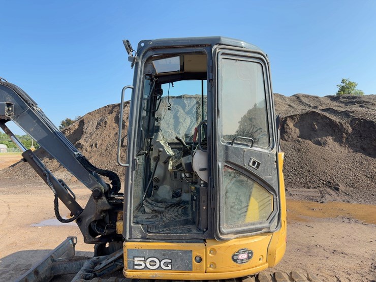 2016-deere-50g-image-28