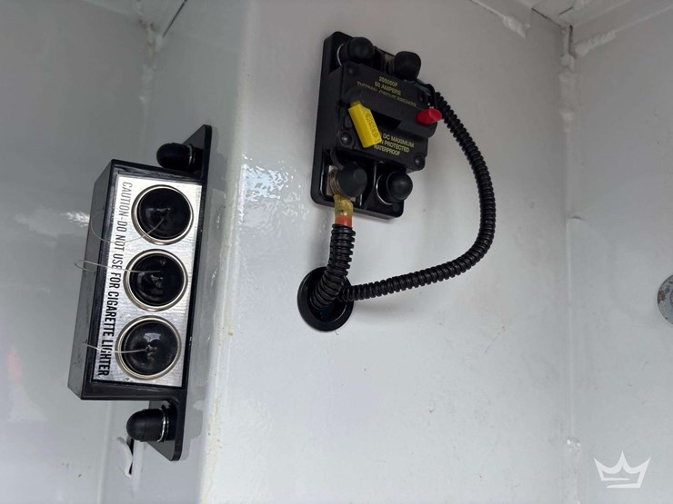 2016-ford-transit-image-28