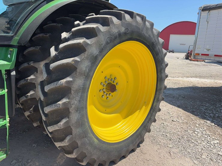 2012-john-deere-8335r-image-16