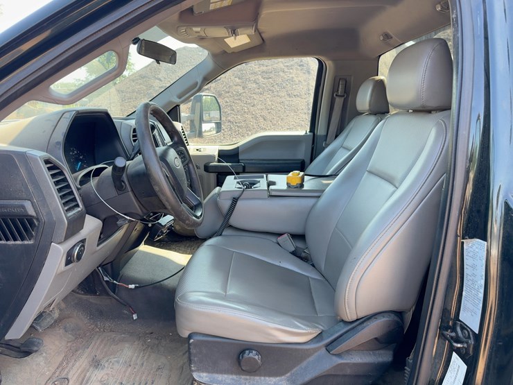2017-ford-f550-xl-image-26
