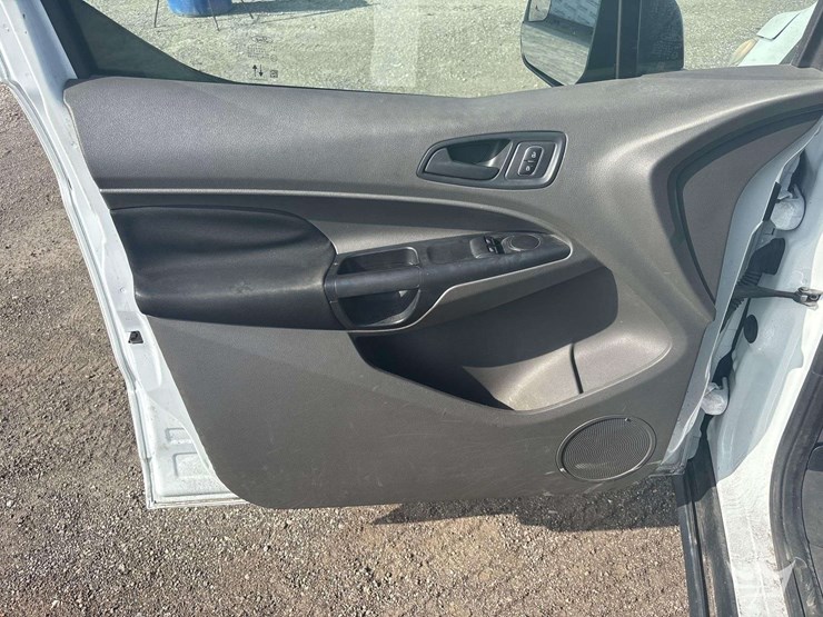 2021-ford-transit-connect-image-11
