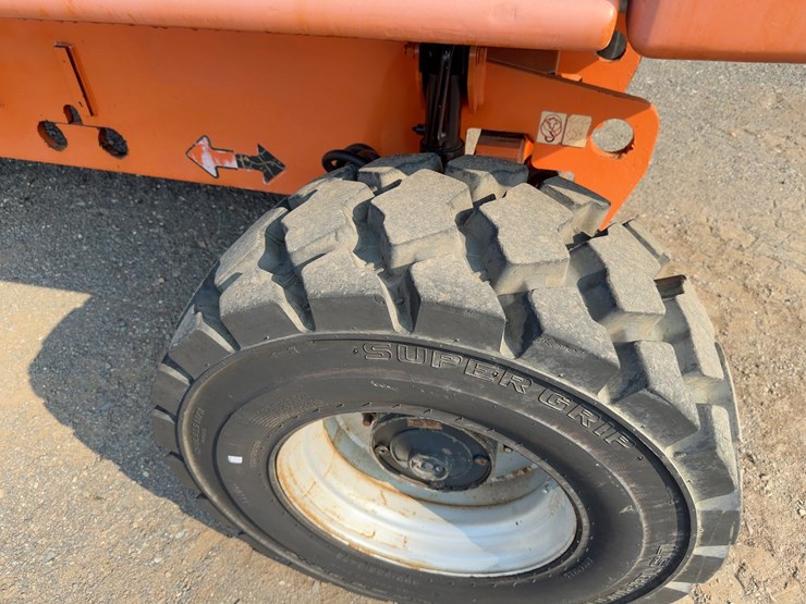 2004-jlg-400s-image-12