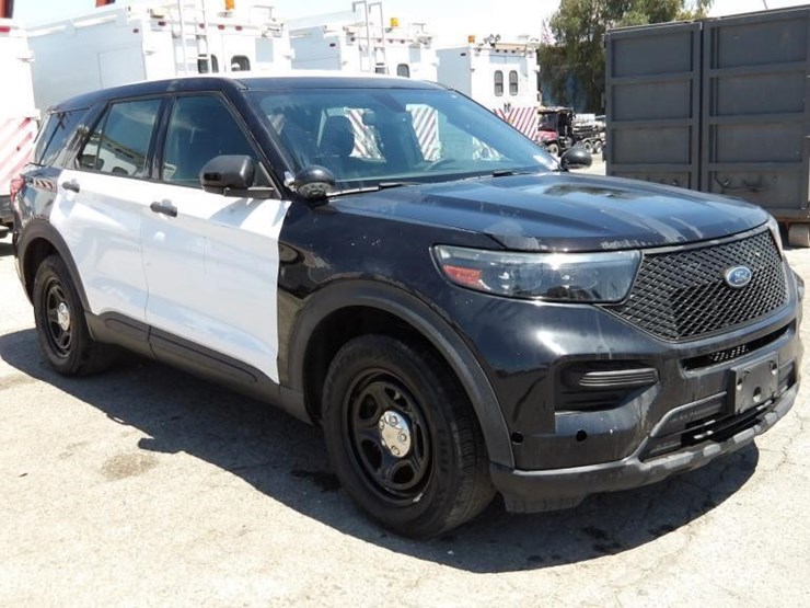 2020-ford-explorer-image-2