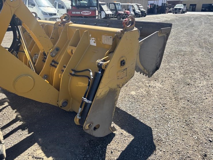 2012-caterpillar-420f-image-12