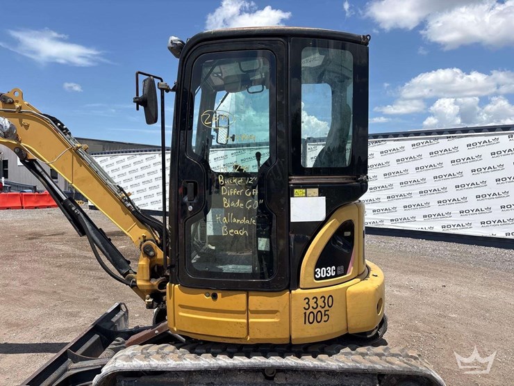 2010-caterpillar-303c-cr-mini-excavator-image-20