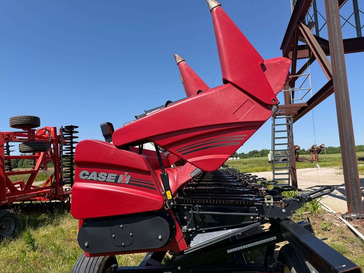 case-4412-12-row-corn-head-image-20
