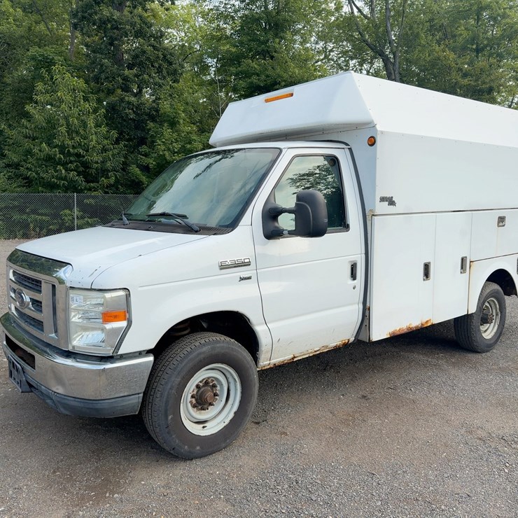 2011 FORD E350