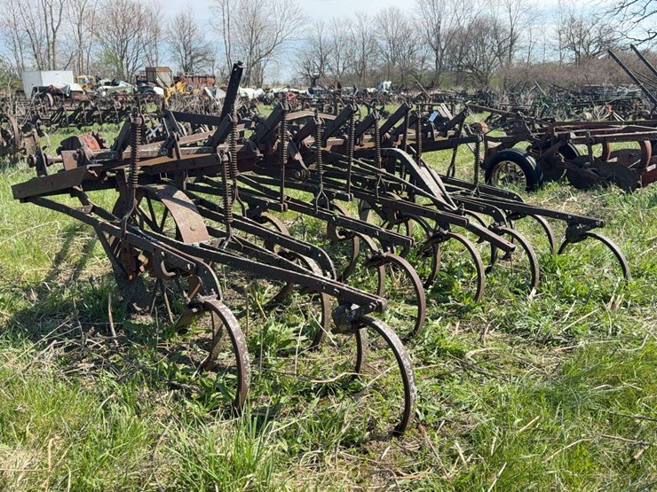 massey-harris-trail-field-cultivator-image-5