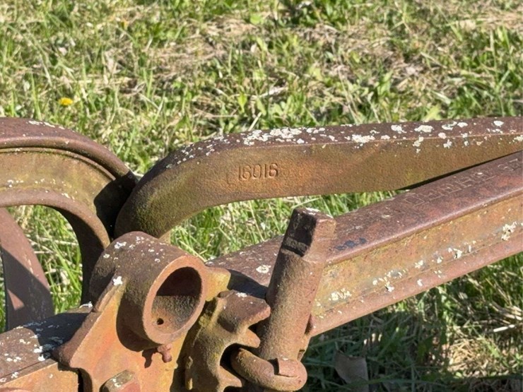 john-deere-12-image-9