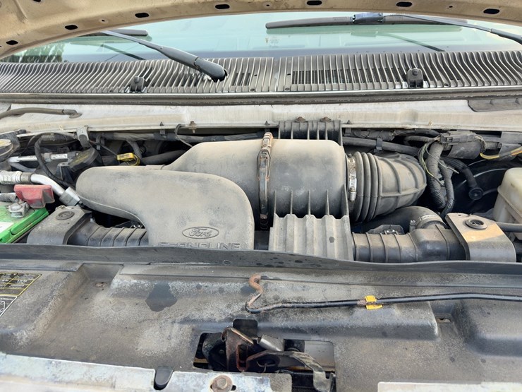 2011-ford-e350-image-18