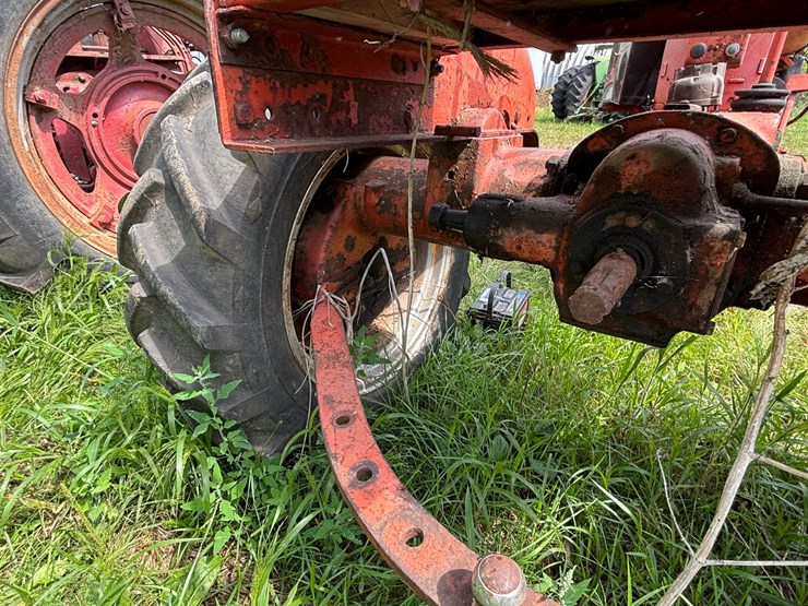 #2568-•-allis-chalmers-c-narrow-front-tractor-image-10