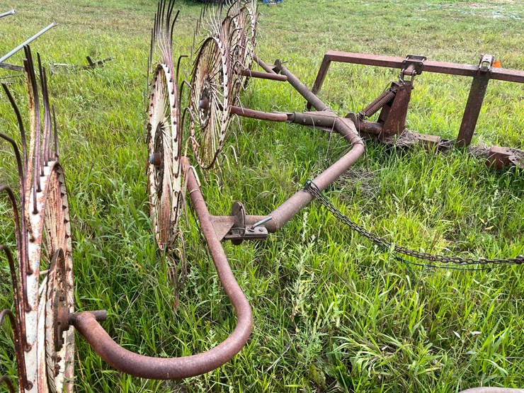 #2613-•-(10)-wheel-v-rake-image-9